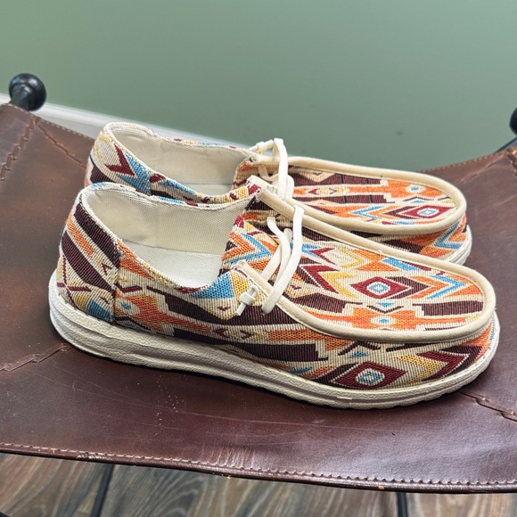 2 pair Aztec Patterned canvas Shoes 10 - Picture 6 of 15
